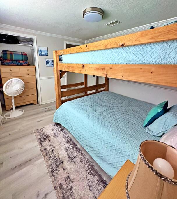 Apollo's Escape: Your Serene Oceanfront Retreat Hébergement de vacances *